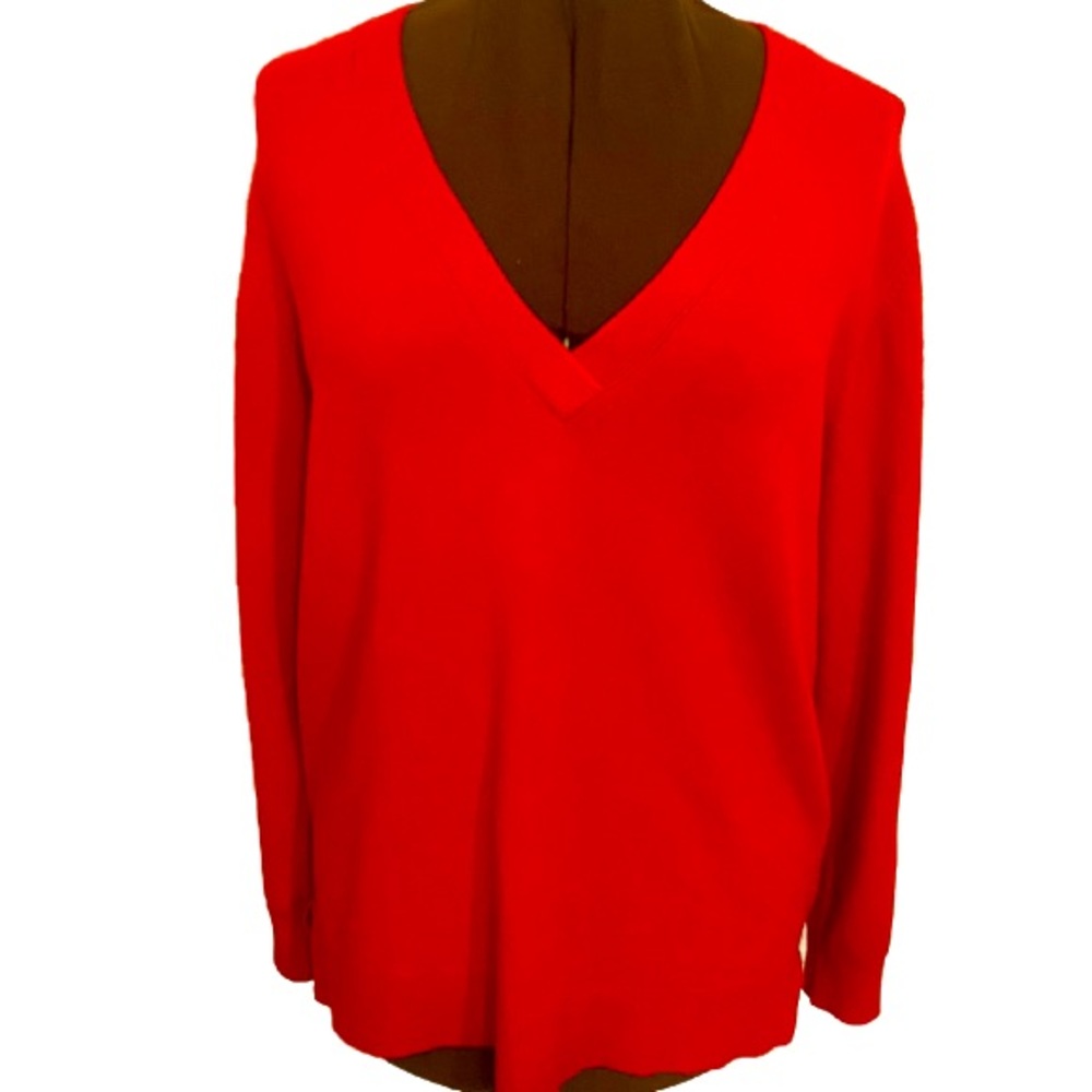 ❤️FRENCH CONNECTION❤️Red V-neck sweater in large. In good condition!